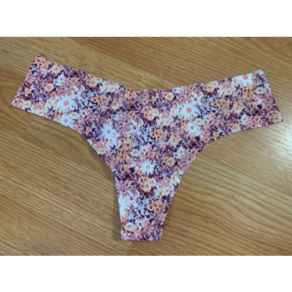 Victorias Secret No Show Thong Panty Small  New
